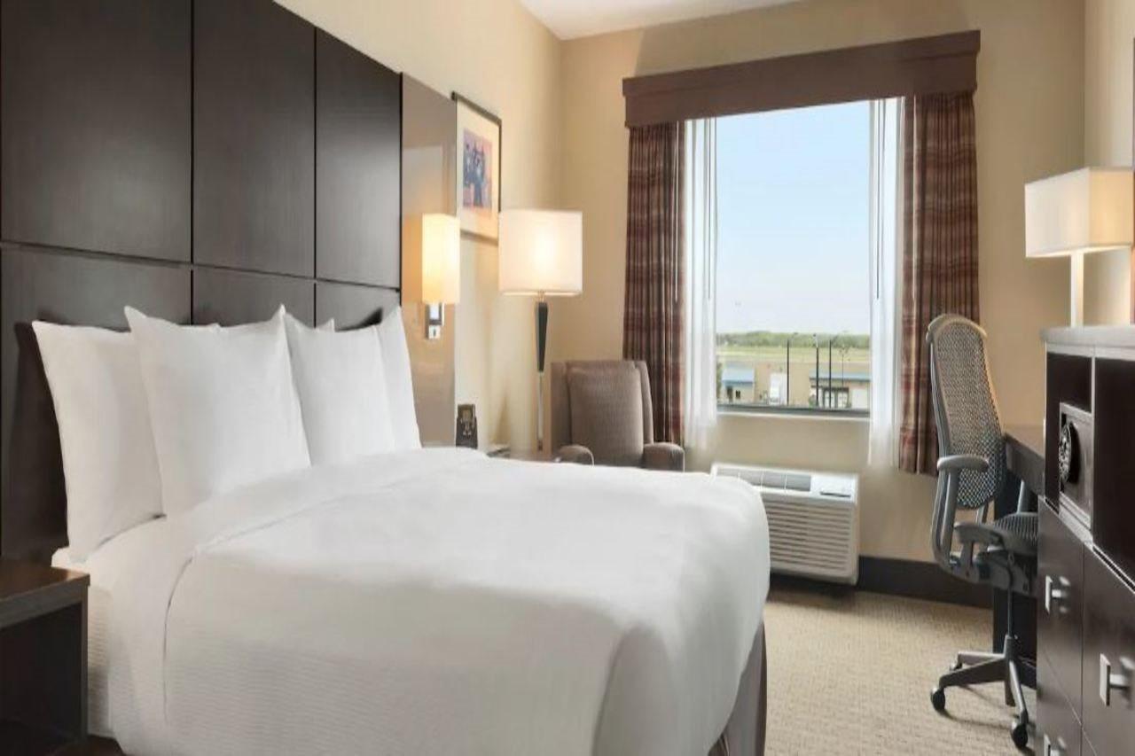 Doubletree By Hilton Wichita Airport Hotel Luaran gambar