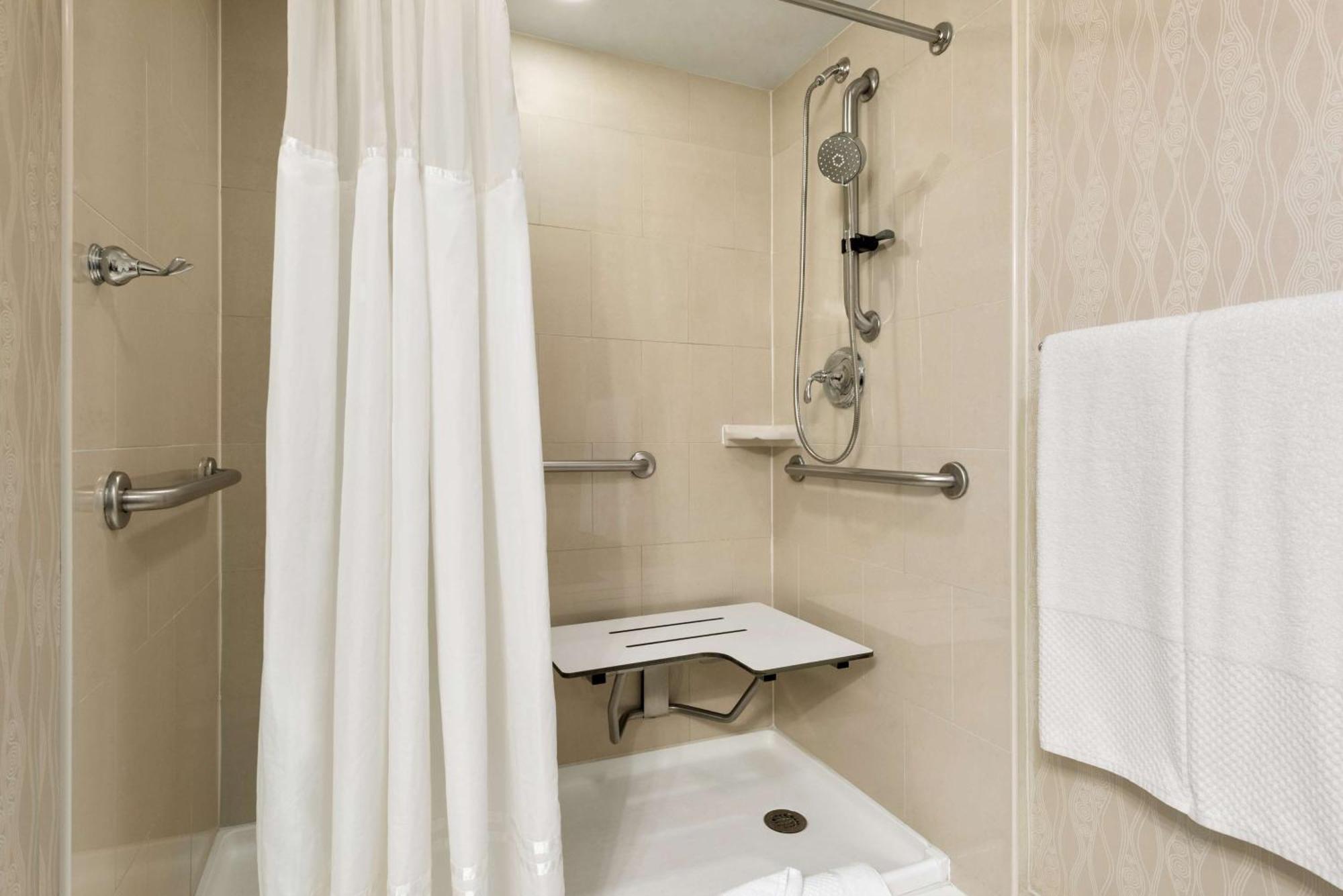 Doubletree By Hilton Wichita Airport Hotel Luaran gambar